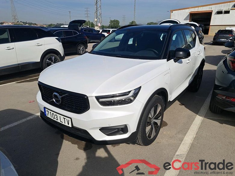 VOLVO XC40 / 2017 / 5P / todoterreno 1.5 T4 Twin Recharge R-Design Exp Auto