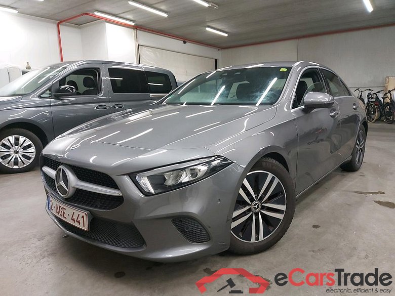 MERCEDES - MER A BERLINE 180 136PK Business Solution Luxury  * PETROL *