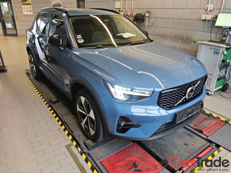 Volvo XC40 (2017->) DE - SUV5 B4 2WD EU6d, Plus Dark, (Facelift) 2022 - 2024 #2