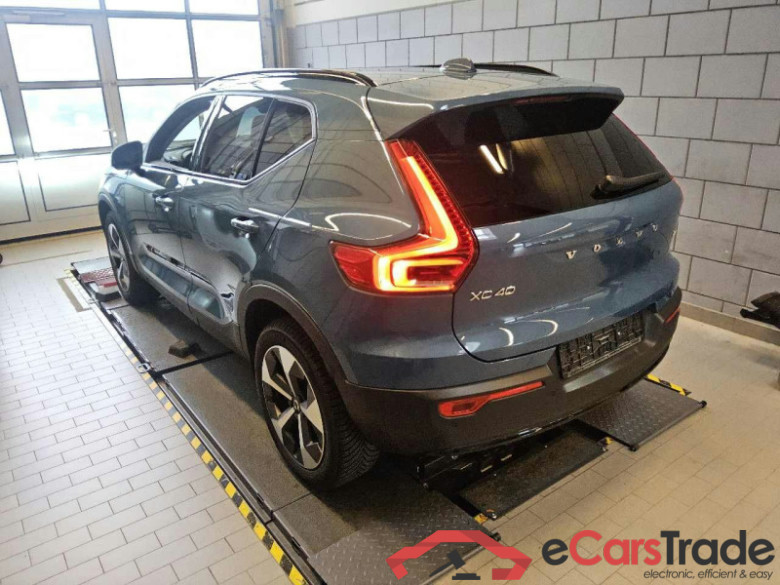 Volvo XC40 (2017->) DE - SUV5 B4 2WD EU6d, Plus Dark, (Facelift) 2022 - 2024 #4