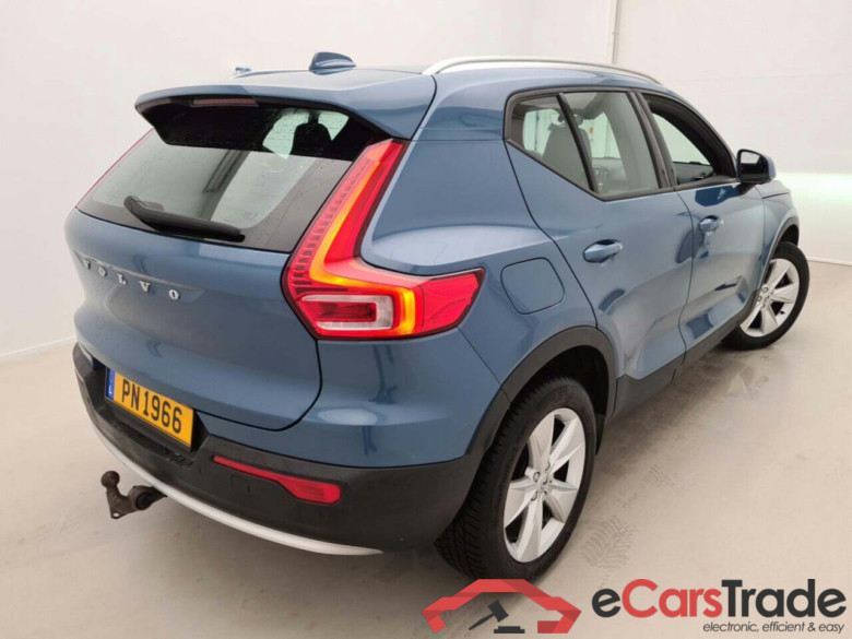 VOLVO XC40 B3 CORE DCT #2