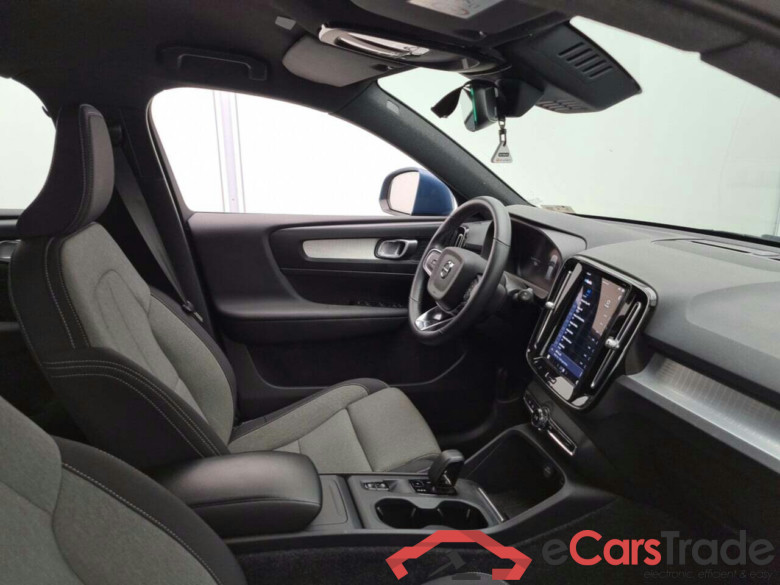 VOLVO XC40 B3 CORE DCT #3