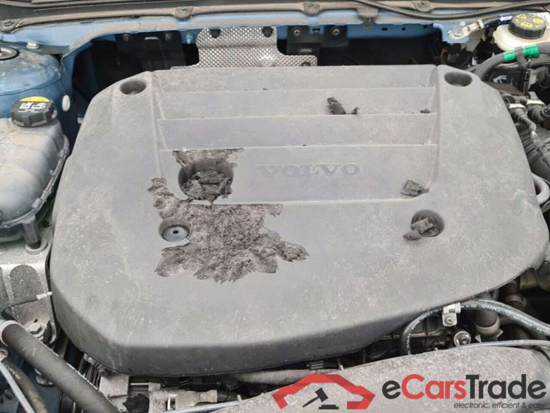 VOLVO XC40 B3 CORE DCT #4