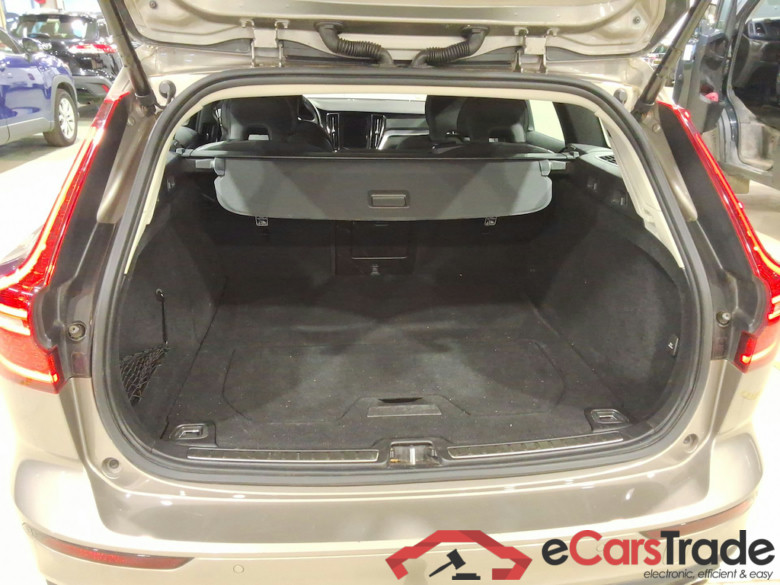 VOLVO V60 2.0 B3 MHEV MOMENTUM PRO DCT #3