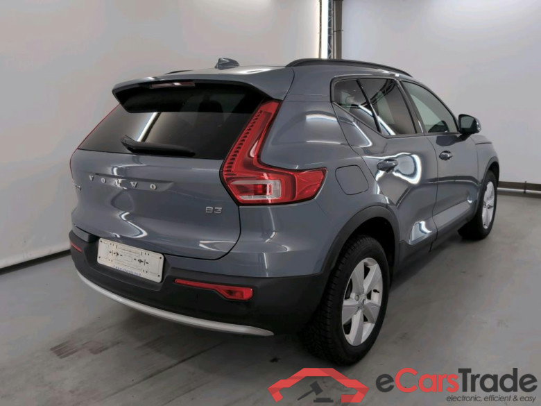 VOLVO XC40 2.0 B3 MHEV ESSENTIAL DCT #4