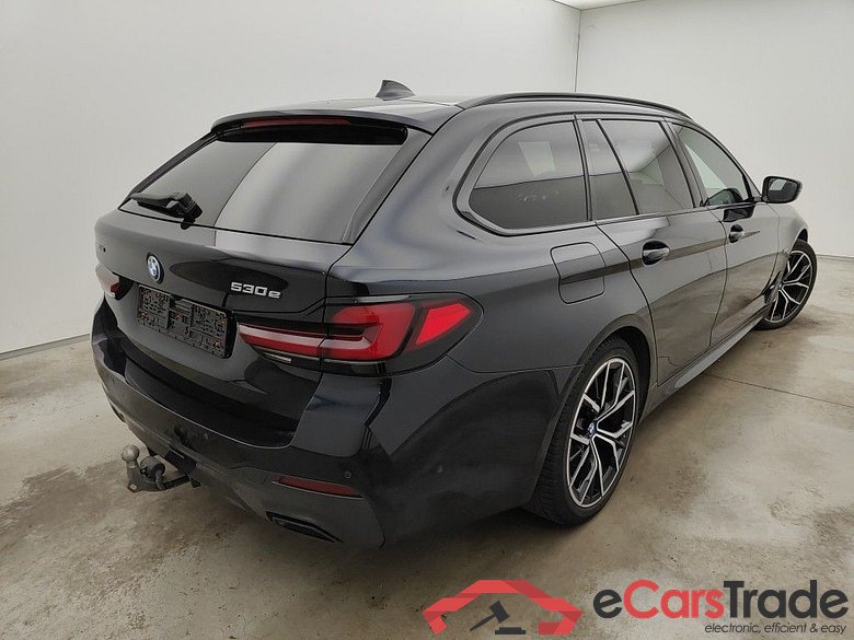 BMW 5 TOURING - 2020 530eXAS 184hp PHEV 5d #2