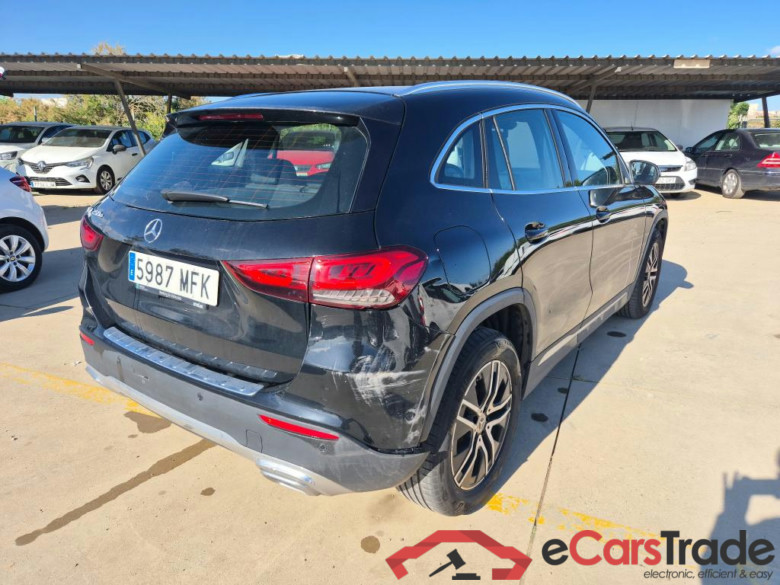 MERCEDES-BENZ GLA 250 e 220 CV #2