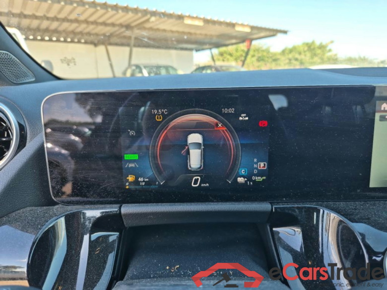 MERCEDES-BENZ GLA 250 e 220 CV #4