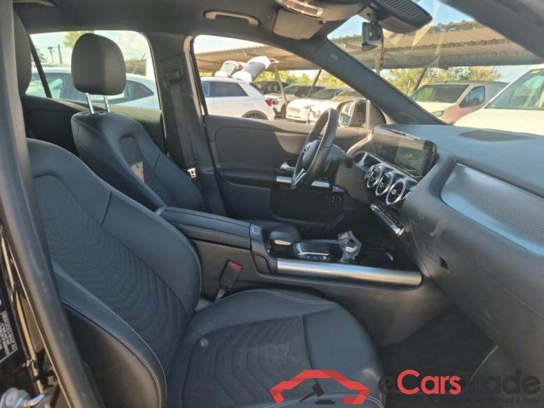 MERCEDES-BENZ GLA 250 e 220 CV #6