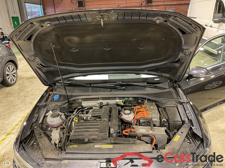 VOLKSWAGEN PASSAT VARIANT 1.4 TSI MSQ VARIANT GTE BUSINESS #6