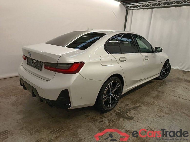 BMW 3 - 2022 320eA PHEV 4d #2