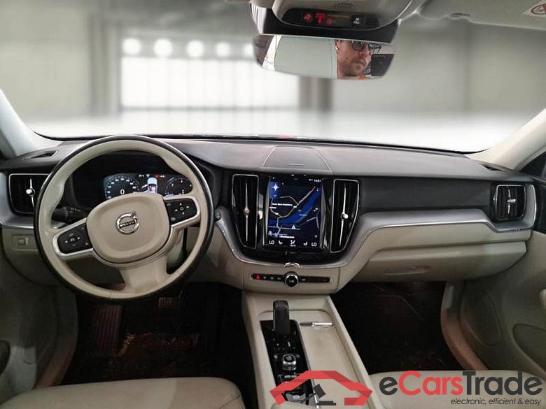 VOLVO XC60 / 2017 / 5P / SUV B4 D AWD GEARTR. BUSINESS PLUS #3