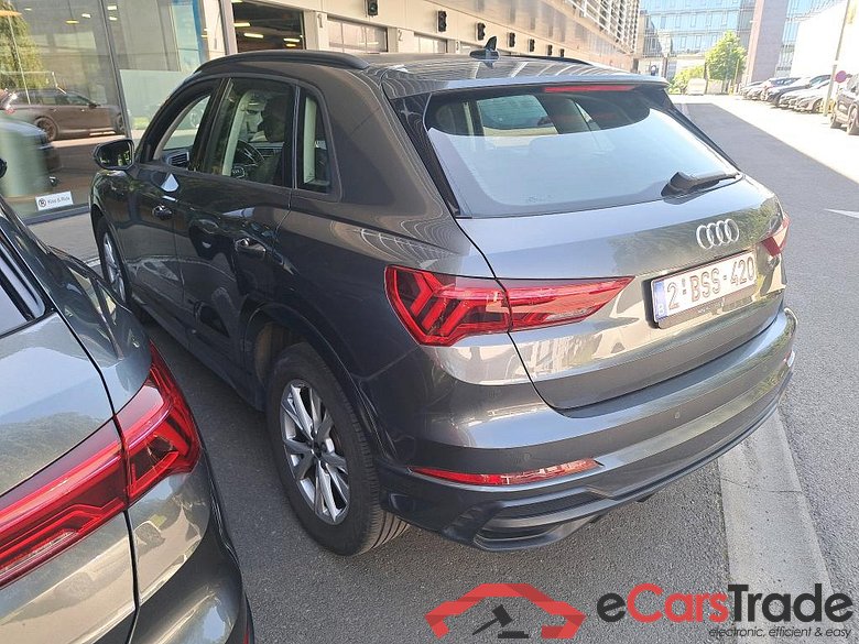 AUDI Q3 1.4 45 TFSI E S TRONIC S LINE #3