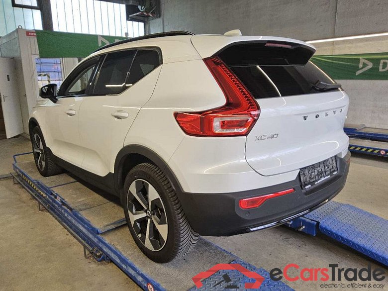 Volvo XC40 (2017->) DE - SUV5 B4 2WD EU6d, Plus Dark, (Facelift) 2022 - 2024 #4