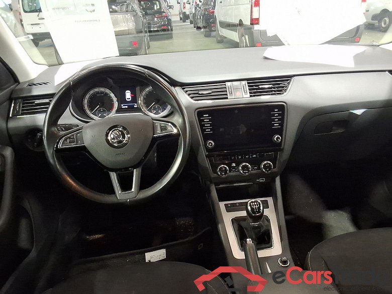 SKODA OCTAVIA COMBI DIESEL - 2017 1.6 CR TDi Ambition #6