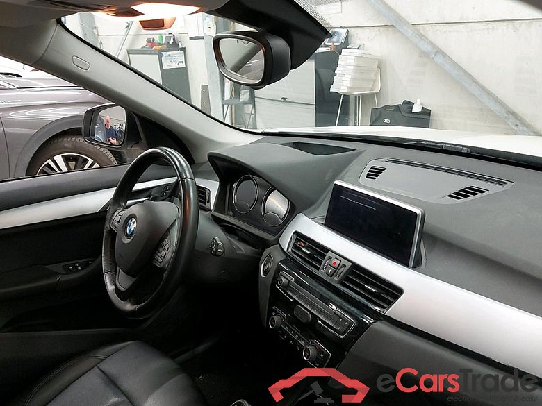 BMW - BMW X1 sDrive18i 136PK Pack Business Pano Roof * PETROL * #3