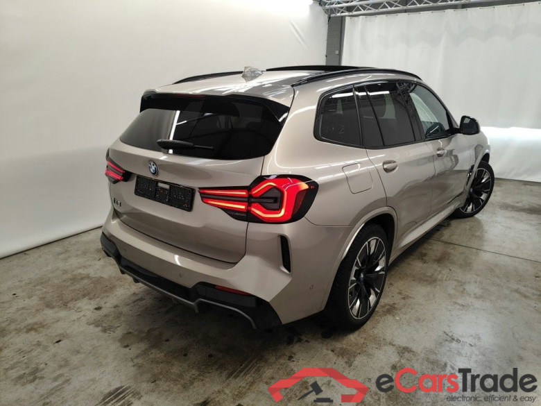 BMW IX3 - 2022 74 kWh 286 iX3 5d #2