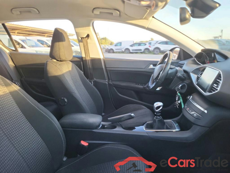 PEUGEOT 308 / 2017 / 5P / berlina con portón 5p Active 1.2 PureTech 96KW (130CV) S&S #6