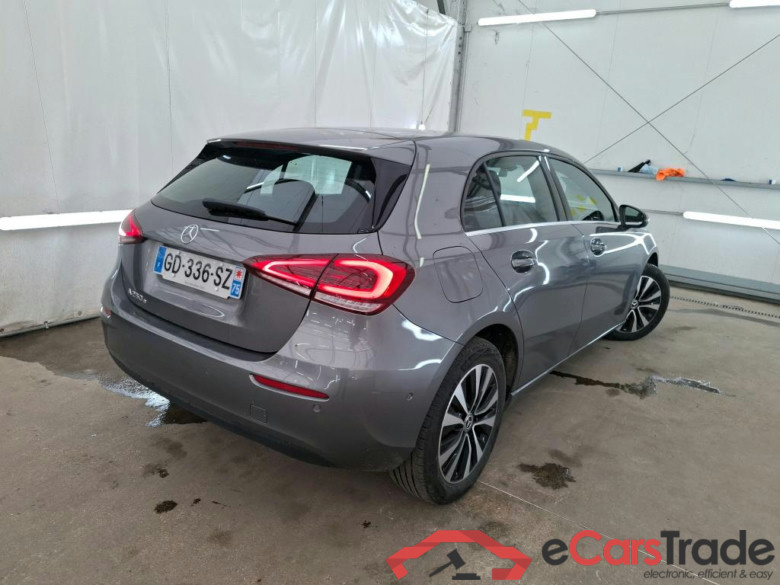 MERCEDES-BENZ Classe A Compact 2018 5P Berline A 250 e Business Line 8GDCT #3