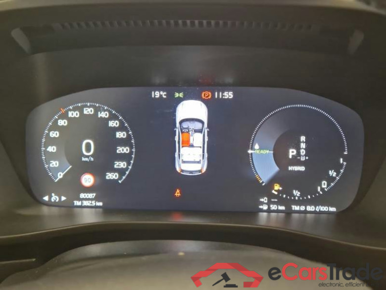 VOLVO XC40 / 2021 / 5P / SUV T5 RECHARGE PLUG-IN AUTO CORE #4