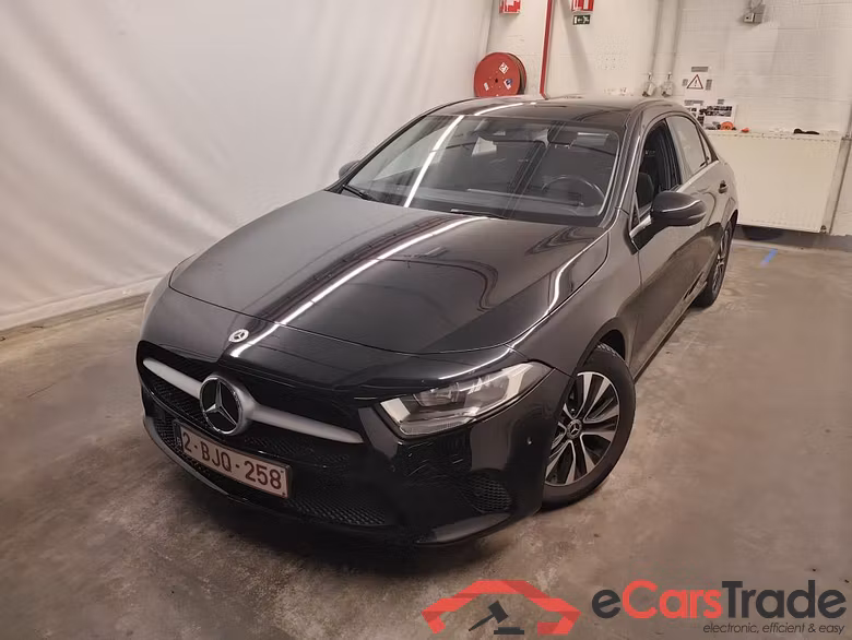 Mercedes-Benz A-Klasse Limousine A 180d Business Solution Aut. 4d