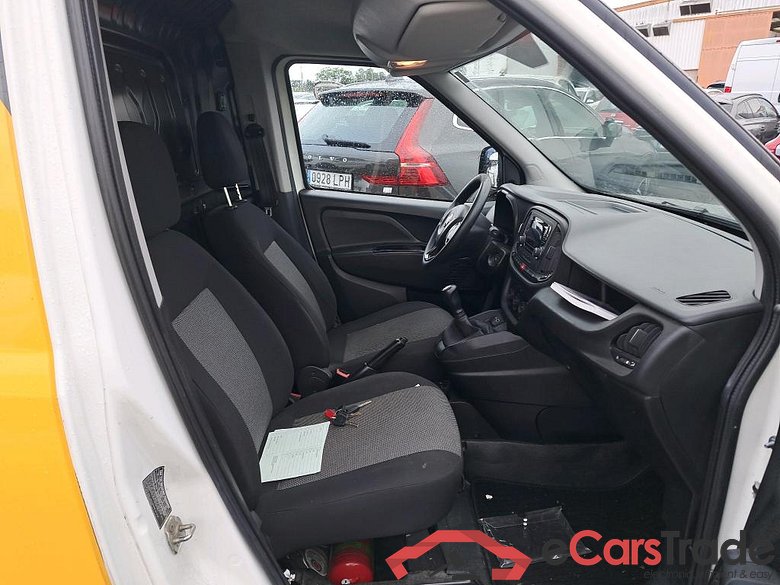 FIAT Doblò Cargo/2015/3P/furgón derivado de turismo Cargo Base Plus 1.3 Mjet 59kW (80CV) #6