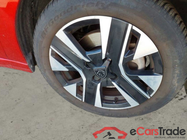 Peugeot 208 Allure 1.2 PureTech 100 S&S BVM6 #2