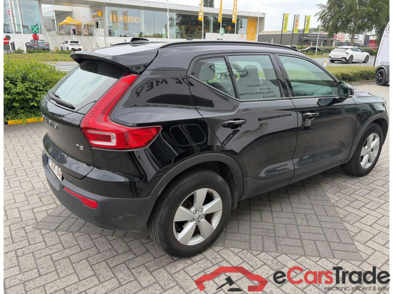 VOLVO XC40 1.5 T2 Momentum Core Geartronic #2