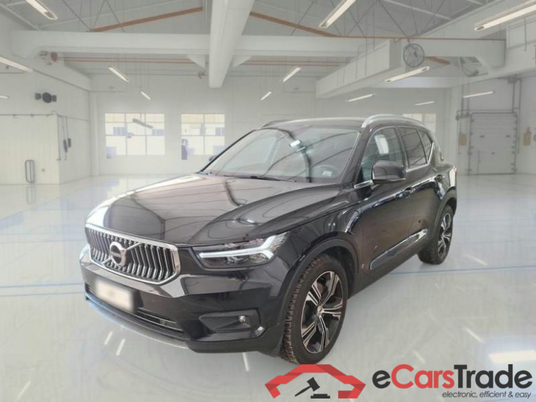 VOLVO XC40 / 2017 / 5P / SUV T4 PLUG-IN HYBRID AUTO RECH INSCRIP EXPR #1