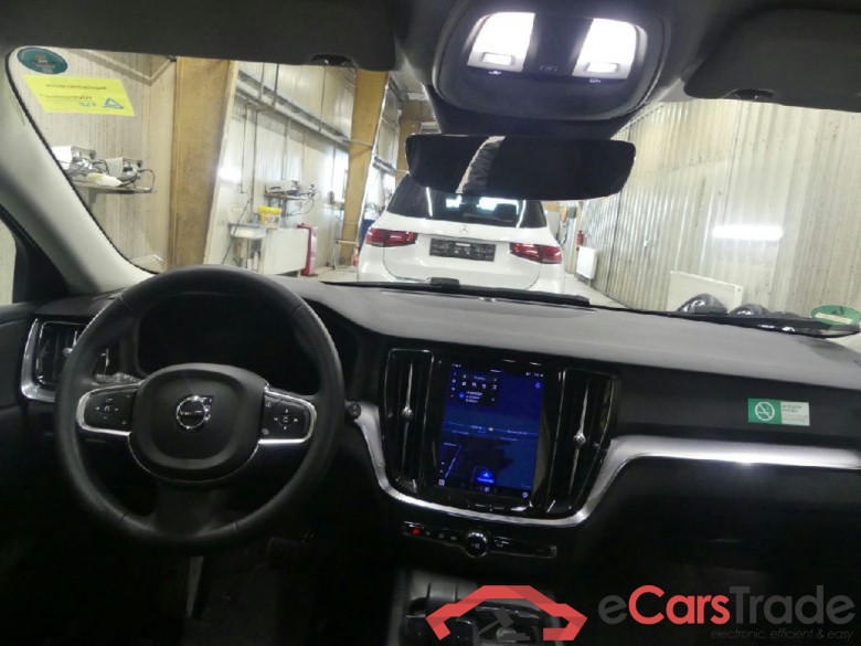 V60 Kombi Core 2.0 B4 145KW AT8 E6d #3