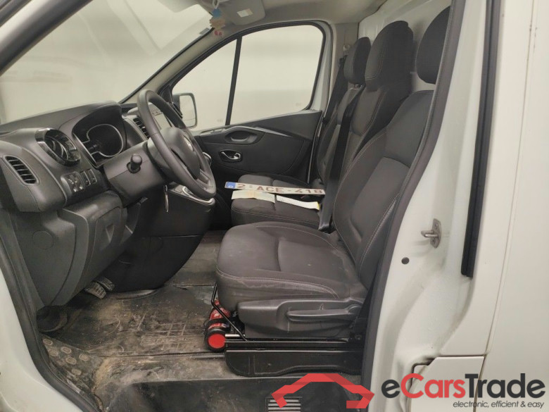 Renault Trafic L1H1 dCi 145 EDC Grand Confort 2.9T 4d #3