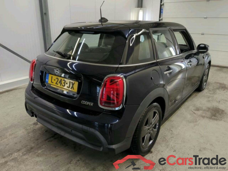 Mini 5-deurs 1.5 Cooper Classic #2