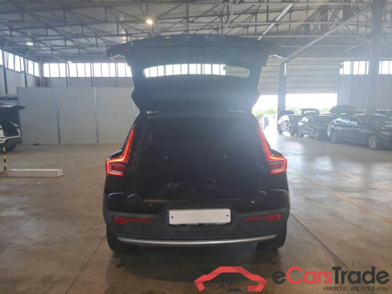 VOLVO XC40 / 2017 / 5P / FUORISTRADA T4 PLUG-IN HYBRID AUTO RECHARGE INSCR N1 #5
