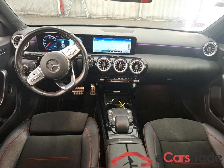 MERCEDES-BENZ Classe A Compact / 2018 / 5P / Berline A 250 e AMG Line 8G-DCT #5