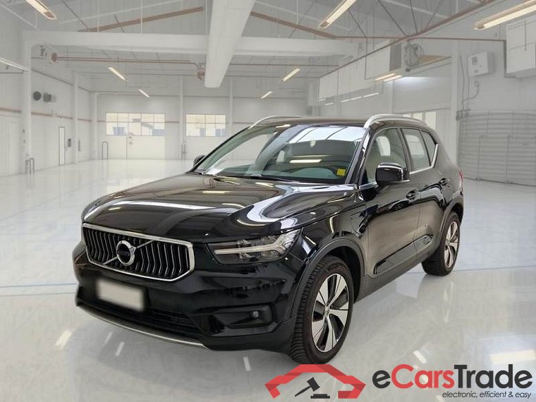 VOLVO XC40 / 2017 / 5P / SUV T4 PLUG-IN HYBRID AUTO RECH INSCRIP EXPR