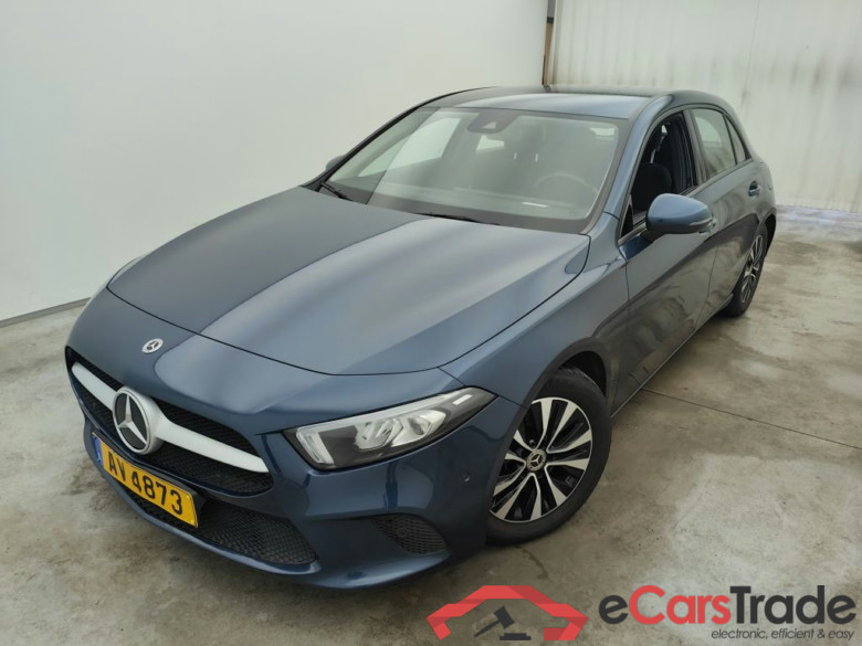 MERCEDES CLASSE A DIESEL (W177) A 180 d 116 Business Solution Essential 5d #1