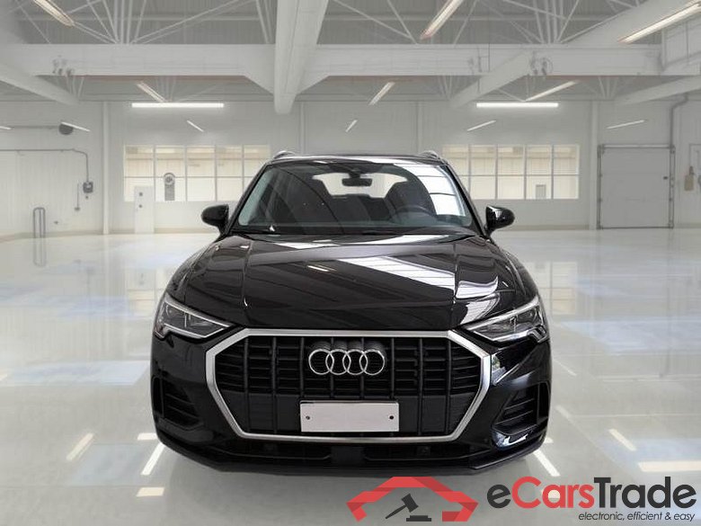 AUDI Q3 / 2018 / 5P / SUV 45 TFSI E S TRONIC BUSINESS #6