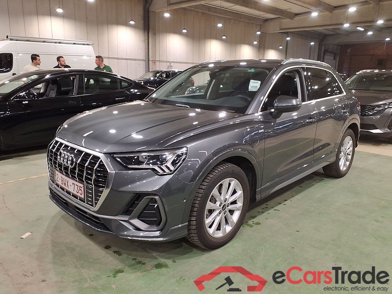 AUDI Q3 1.4 45 TFSI E S TRONIC S LINE