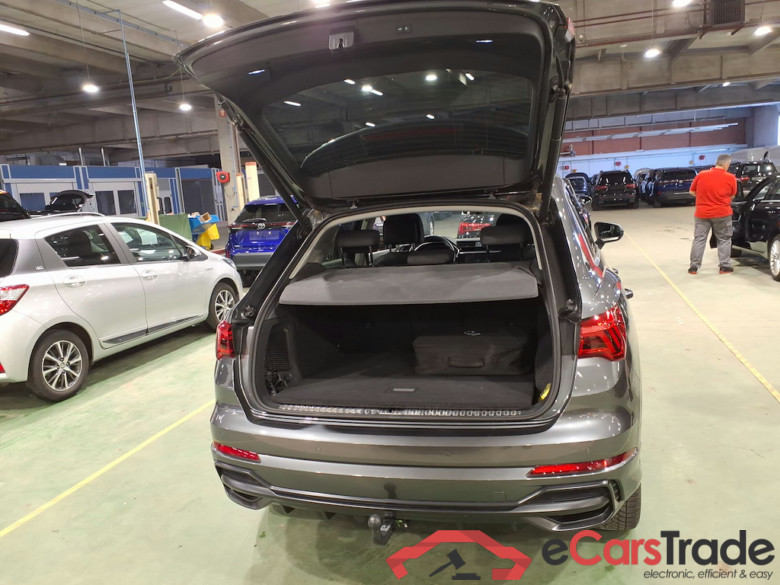 AUDI Q3 1.4 45 TFSI E S TRONIC S LINE #3