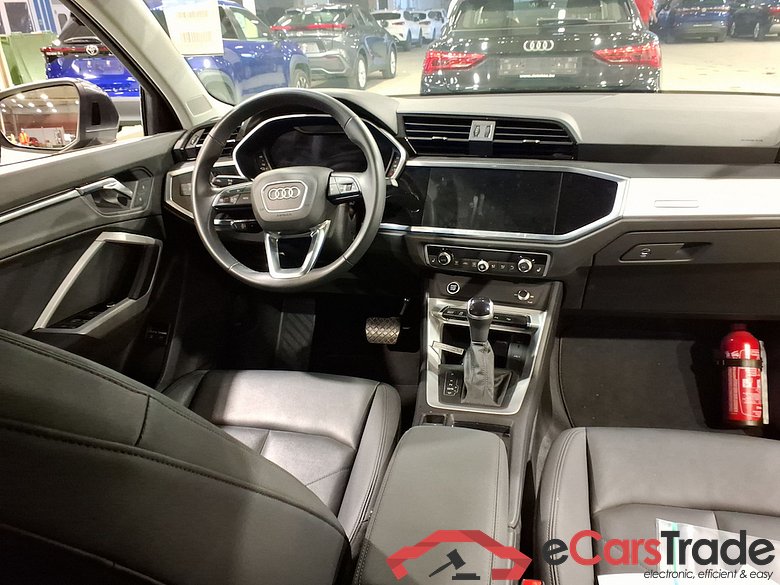 AUDI Q3 1.4 45 TFSI E S TRONIC S LINE #6