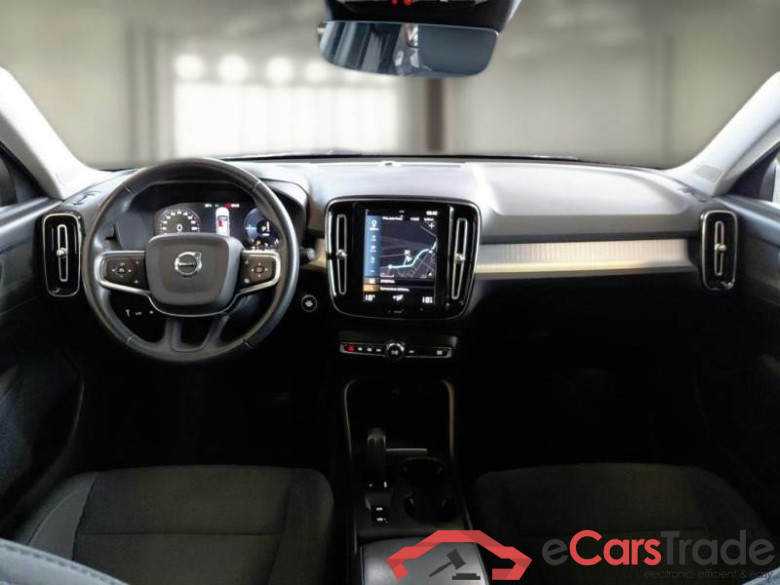 VOLVO XC40 / 2017 / 5P / SUV T4 PLUG-IN HYBRID AUTO RECH INSCRIP EXPR #3