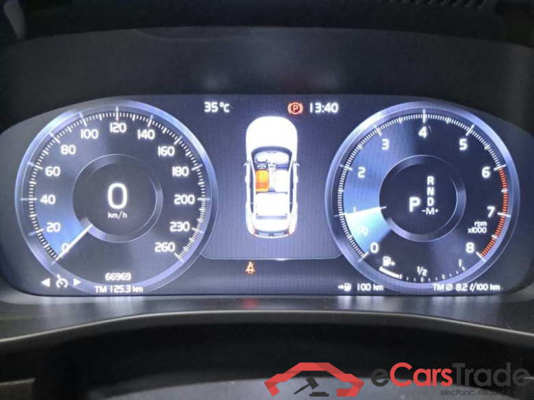 VOLVO XC40 / 2017 / 5P / SUV T3 AUTOMATICO MOMENTUM PRO #4