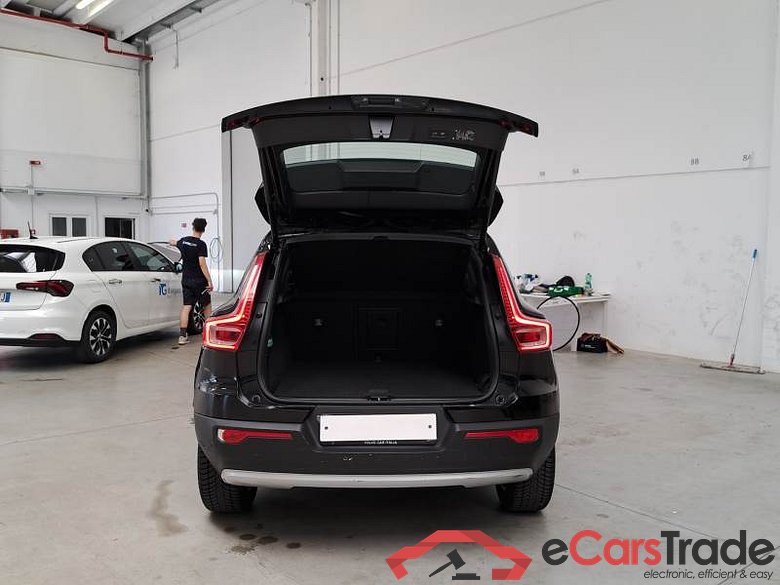 VOLVO XC40 / 2017 / 5P / SUV T3 AUTOMATICO MOMENTUM PRO #5