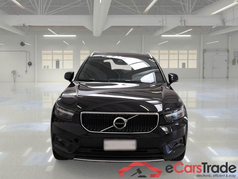 VOLVO XC40 / 2017 / 5P / SUV T3 AUTOMATICO MOMENTUM PRO #6