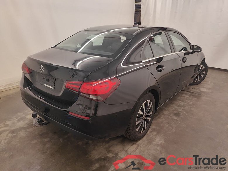 Mercedes-Benz A-Klasse Limousine A 180d Business Solution Aut. 4d #2