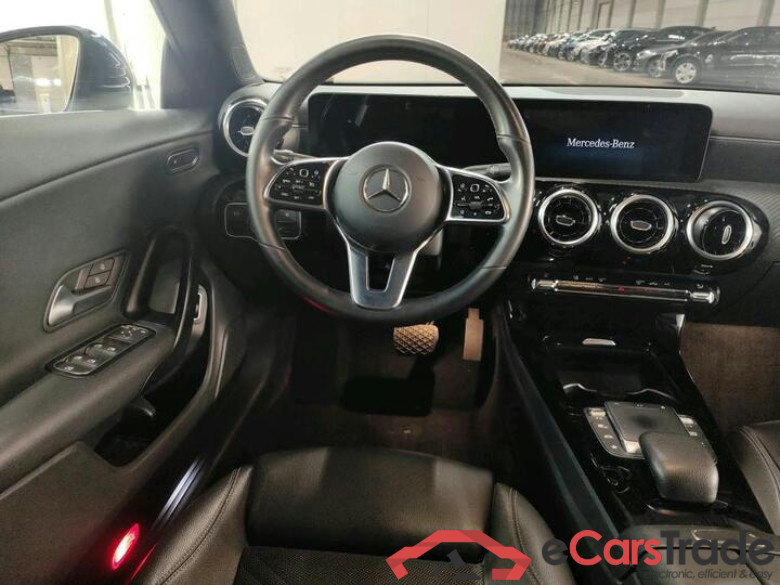 Mercedes CLA 180d SB Aut. LED Widescreen 1/2 Sport-Leather Navi KeylessGo Camera Klima PDC ... #5