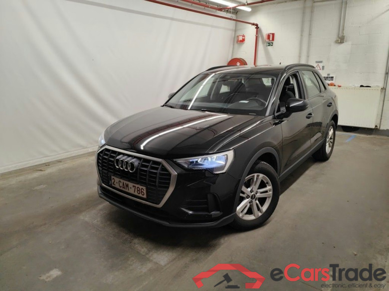 Audi Q3 35 TFSI S tronic Bus. Ed. Attraction 5d #1