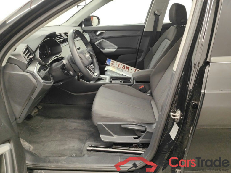 Audi Q3 35 TFSI S tronic Bus. Ed. Attraction 5d #3