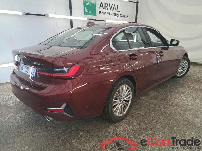 BMW Série 3 Berline / 2018 / 4P / Berline 320e 204ch Luxury BVA8 Hybride #3