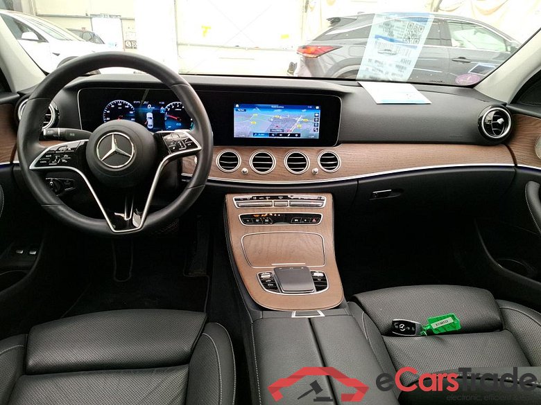MERCEDES-BENZ Classe E Berline / 2020 / 4P / Berline 2.0 E 300 E AVANTGARDE LINE AUTO #5